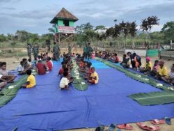 Ajarkan Masakan Khas Sumatera oleh Personel Satgas Yonif 126/KC