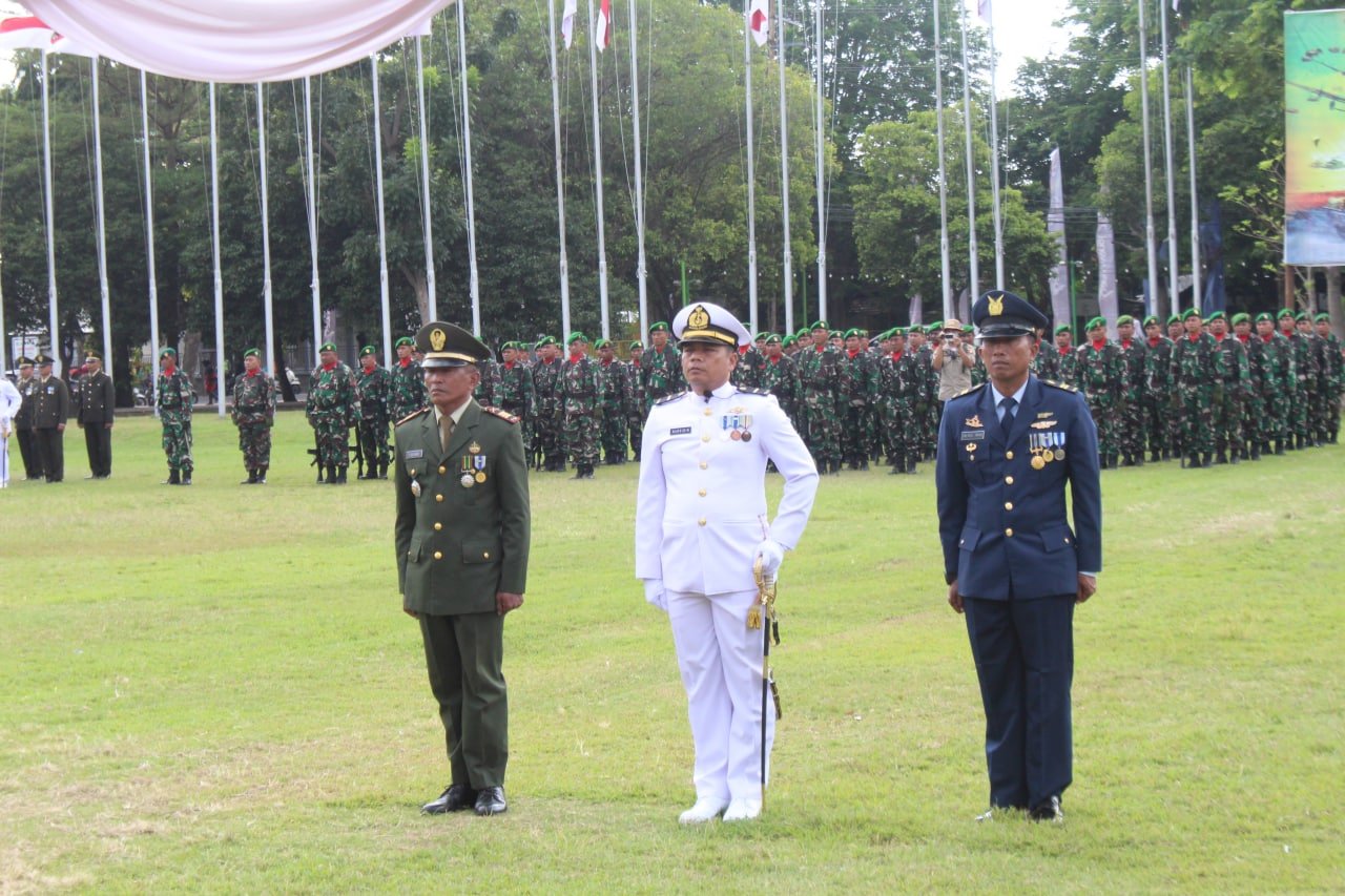 Peringati HUT TNI Ke 77