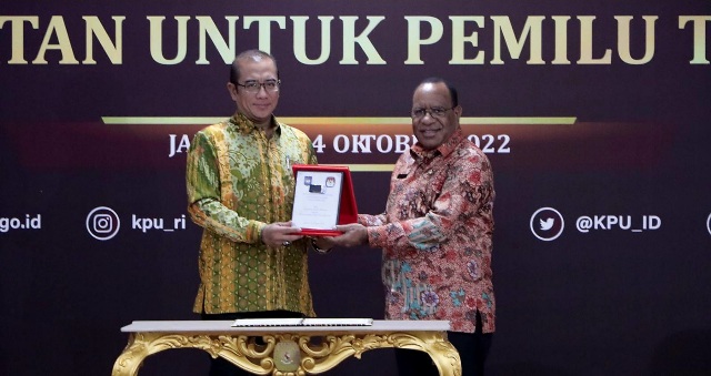 Kemendagri Serahkan Jumlah Penduduk