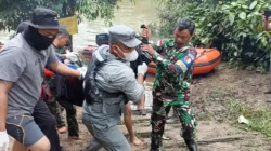 Personel Bakamla Sambas Temukan 1 Korban Kecelakaan Kapal di Bengkayang