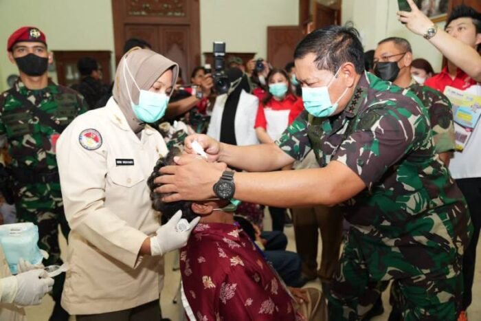 Laksamana Yudo Margono Tinjau Karya Bakti TNI Skala Besar Madiun