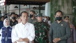 Panglima TNI Dampingi Presiden RI Cek Kesiapan Arus Mudik di Pelabuhan Merak