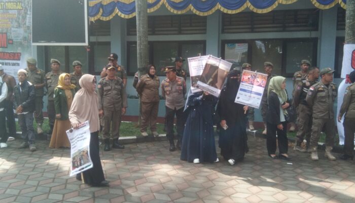Iwan Permana SIP,Kasiop Satpol PP Garut,Tunjukan 30 Anggota Dalam Aksi Demo GAM di Halaman DPRD Garut