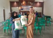 Serentak Pendistribusian Bantuan Sosial Ketahanan Pangan di Gelar di Aula Desa Cihaurkuning Malangbong
